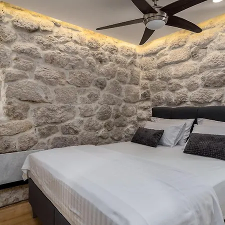 Villa Stone Judita With Heated Pool And Hydro-massage Zadvarje