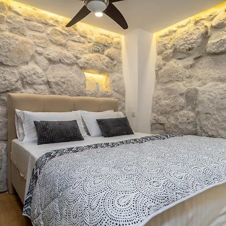 Villa Stone Judita With Heated Pool And Hydro-massage *