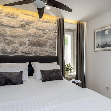 Villa Stone Judita With Heated Pool And Hydro-massage Zadvarje