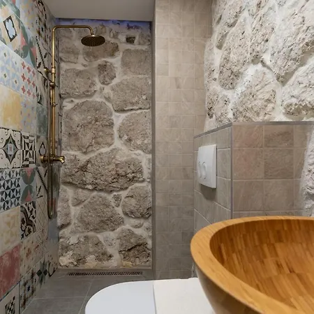 Stone Judita With Heated Pool And Hydro-massage Zadvarje