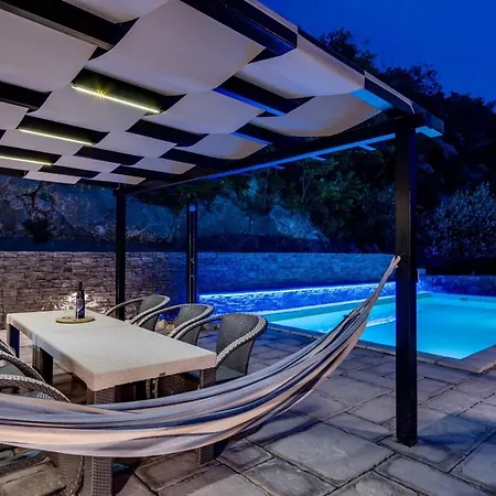 Stone Judita With Heated Pool And Hydro-massage *